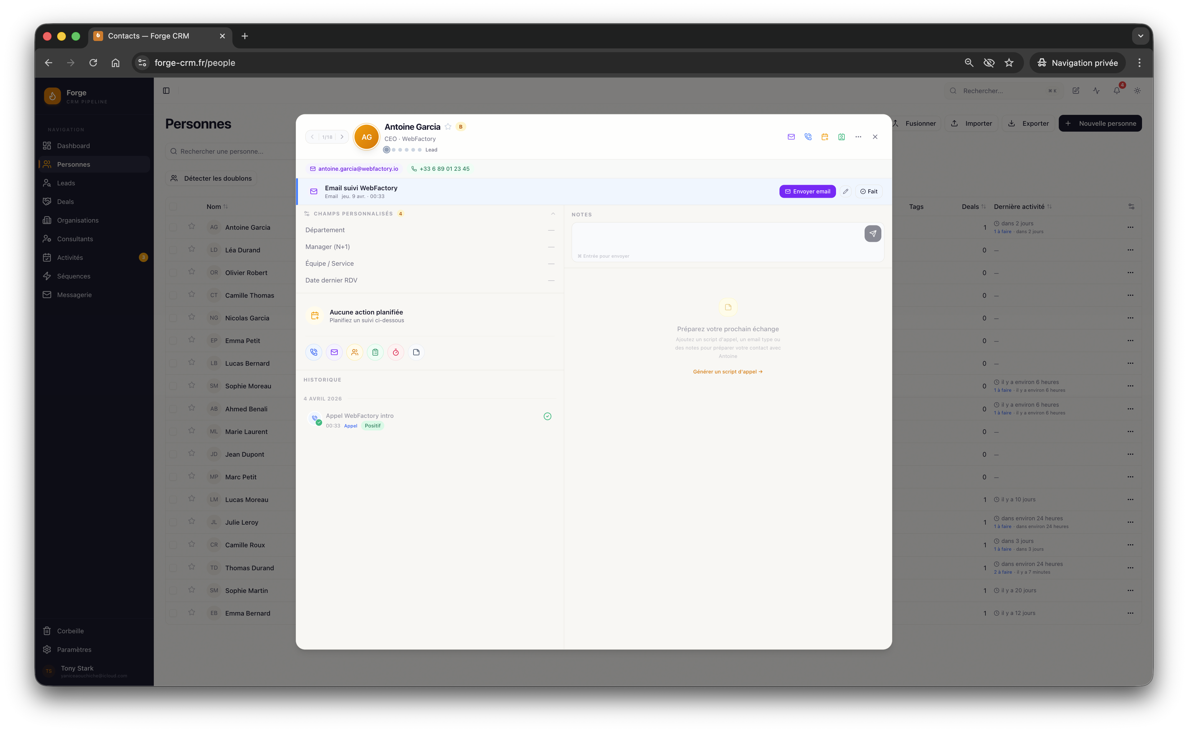 Fiche contact enrichie par l'IA